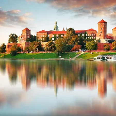 شقة Alpari Wawel
