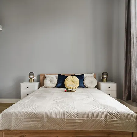 Alpari Wawel * كراكوفيا